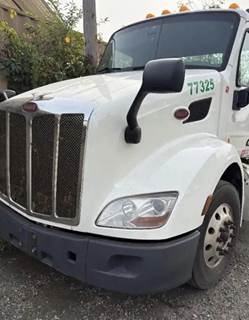 Peterbilt 579 Day Cab Truck - Paccar 485HP, 10 Speed Endurant Automatic