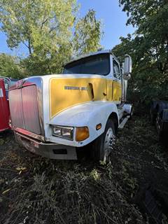 Western Star 5900 Day Cab Truck - Detroit 425HP, Manual