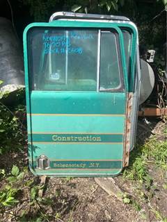 Kenworth T600 Right Door