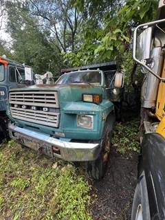 Ford F-800 Dump Truck - Detroit 318HP, Manual