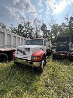 International 4900 Fuel & Lube Truck - DT466, 250HP