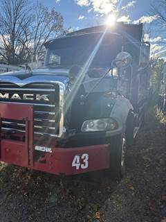 Mack Granite GU813 Garbage Truck - MP7, 345HP, Automatic