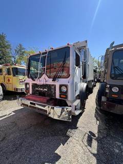 Mack MR688S Tandem Axle Garbage Truck - E7, 300HP, Automatic