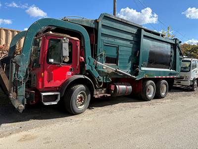 2010 Mack TERRAPRO Garbage Truck