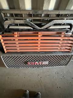 GMC C5500 Grille