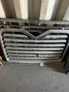 Mack CH613 Grille