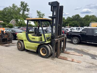 Clark CMP70D Pneumatic Tire Forklift - 20ft Lift Height