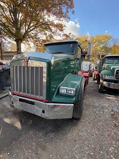 2011 Kenworth T800 Roll Off Truck - Galbreath Roll Off Body