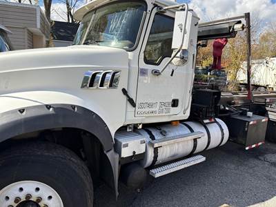 Mack Granite GU713 Roll Off Truck - MP7, 350HP, 10 Speed Manual