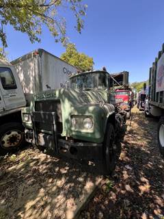 Mack RD600 Roll Off Truck - EM6, 310HP, Manual
