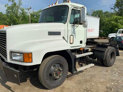 2000 Mack CH612 Cab & Chassis Truck