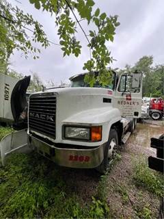 Mack CH613 Salvage Truck