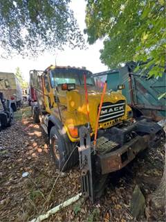 2004 Mack Granite CV713 Roll Off Truck