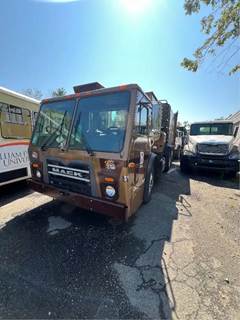 2013 Mack LEU613 Garbage Truck