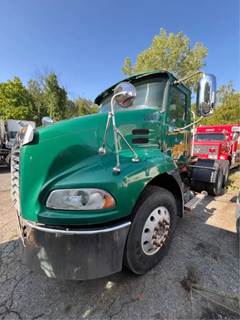 2008 Mack Pinnacle CXU613 Day Cab Truck