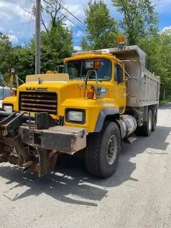 2001 Mack RD688S Dump Truck
