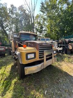 2003 Mack RD688S Roll Off Truck