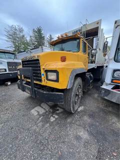 1997 Mack RD688S Garbage Truck