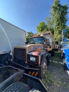 2001 Mack RD690S Garbage Truck