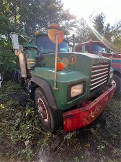 1995 Mack RD690S Roll Off Truck