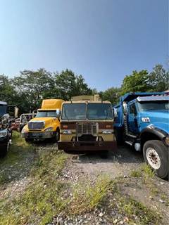 2016 Peterbilt 320 Garbage Truck