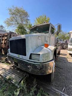 1995 Peterbilt 330 Garbage Truck