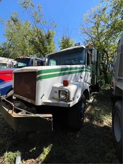 1994 Volvo / WhiteGMC WG Vacuum Truck