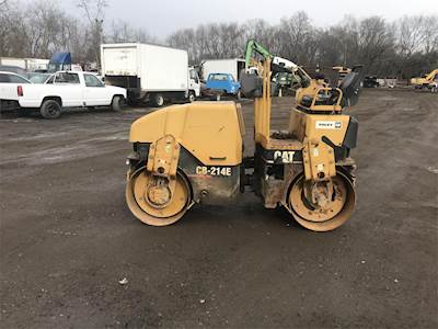 Caterpillar CB-214E Smooth Drum Roller Compactor