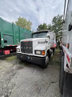 1992 Mack CH613 Compressor Truck