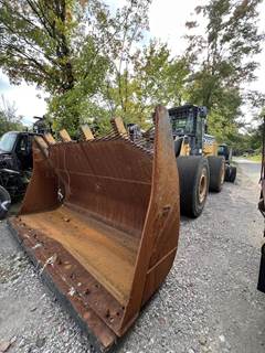 John Deere 744K Wheel Loader