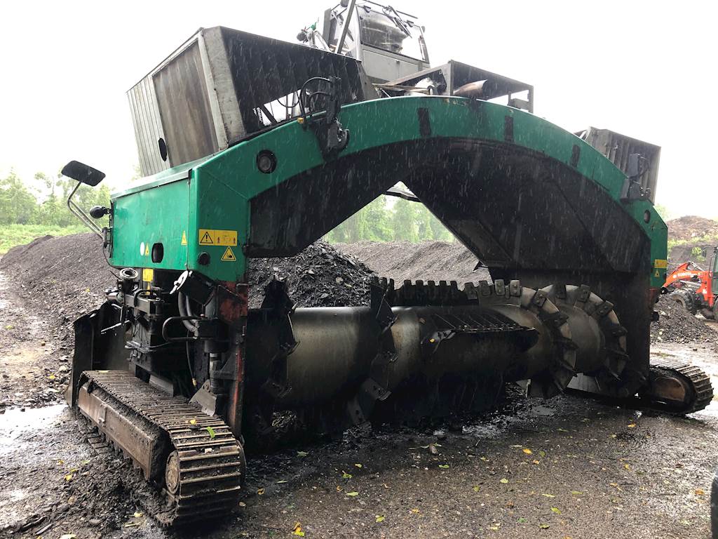2005 Komptech TOPTURN X60 Compost Turner For Sale, 4,200 Hours Newton