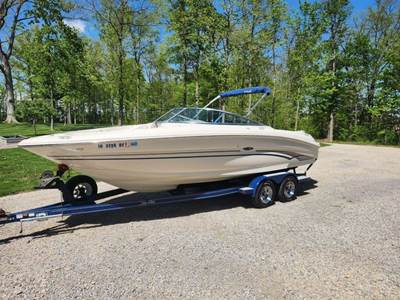 Sea Ray 240 BOW RIDER