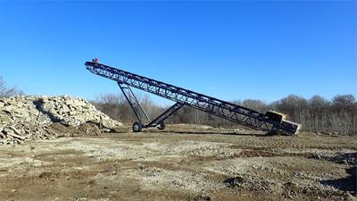 EARTHWORM CONVEYORS 24x50 PORTABLE (OFF ROAD) RADIAL STACKER