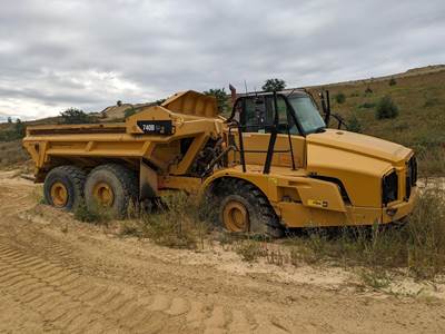Caterpillar 740B EJ Off-Highway Truck