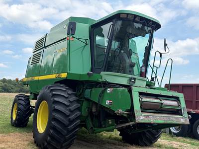 1998 John Deere 9510 Combine Header