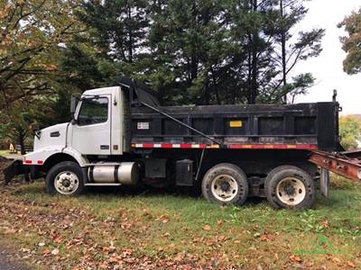 2004 Volvo Dump Truck