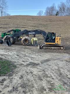 2016 John Deere 135G Excavator