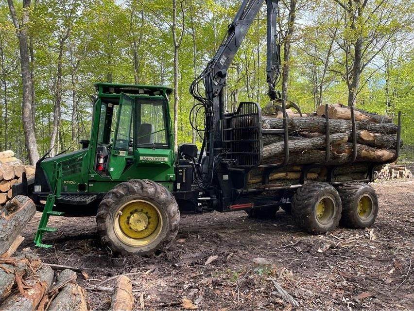 2006 John Deere 1010D Forwarder For Sale La Crosse WI 