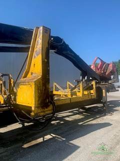 2015 Caterpillar 559C Trailer-Mounted Log Loader
