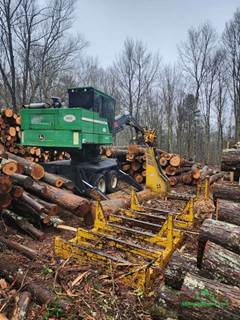 2013 John Deere 437D Log Loader