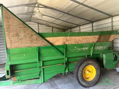 John Deere Manure Spreader