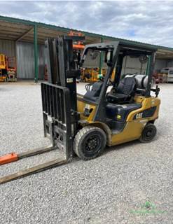 2012 Caterpillar 2P5000 Pneumatic Tire Forklift