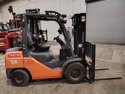 2019 Toyota 8FGU30 Pneumatic Tire Forklift - Sideshifter