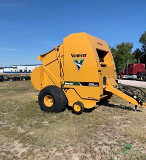 2022 Vermeer 605N Round Baler