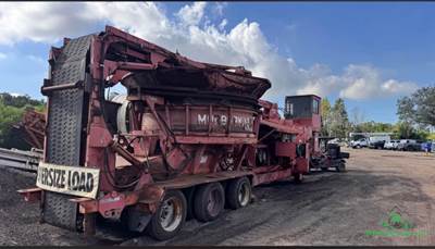 2002 Morbark 1300 Tub Grinder - Grapple