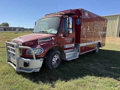 Freightliner M2 106 Ambulance - Cummins, 300HP, Automatic