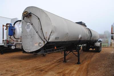 Etnyre 6500 Gallon Asphalt / Hot Oil Tank Trailer