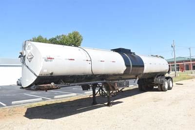 Etnyre 6750 GALLON Asphalt / Hot Oil Tank Trailer