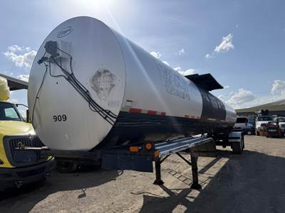 Etnyre 6750 GALLON Asphalt / Hot Oil Tank Trailer