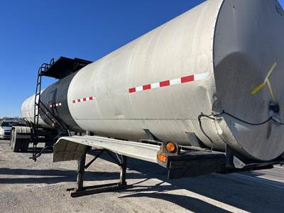 Fruehauf 6750 GAL Asphalt / Hot Oil Tank Trailer